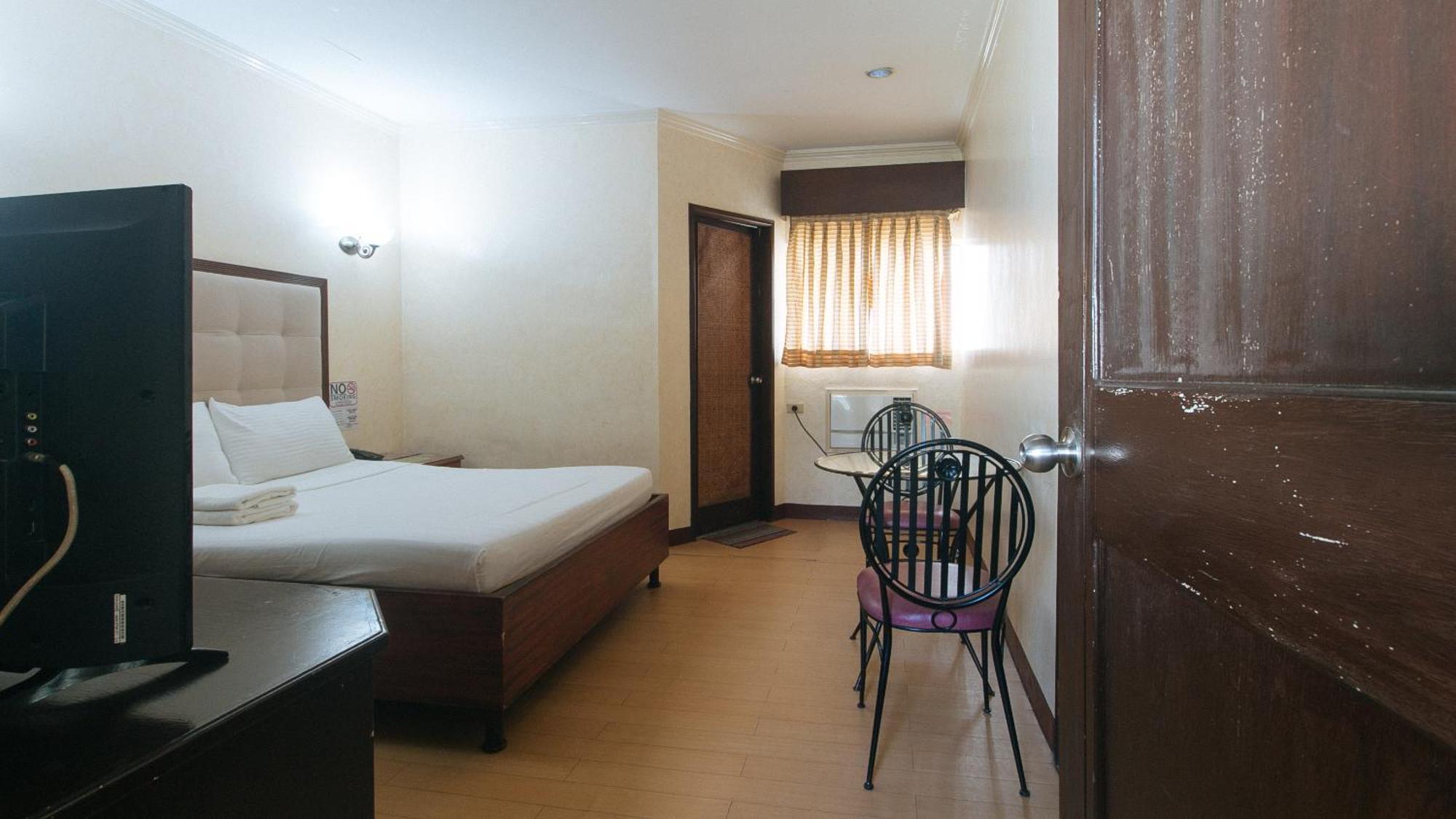 Bliss Hotel Dau Mabalacat Exterior photo