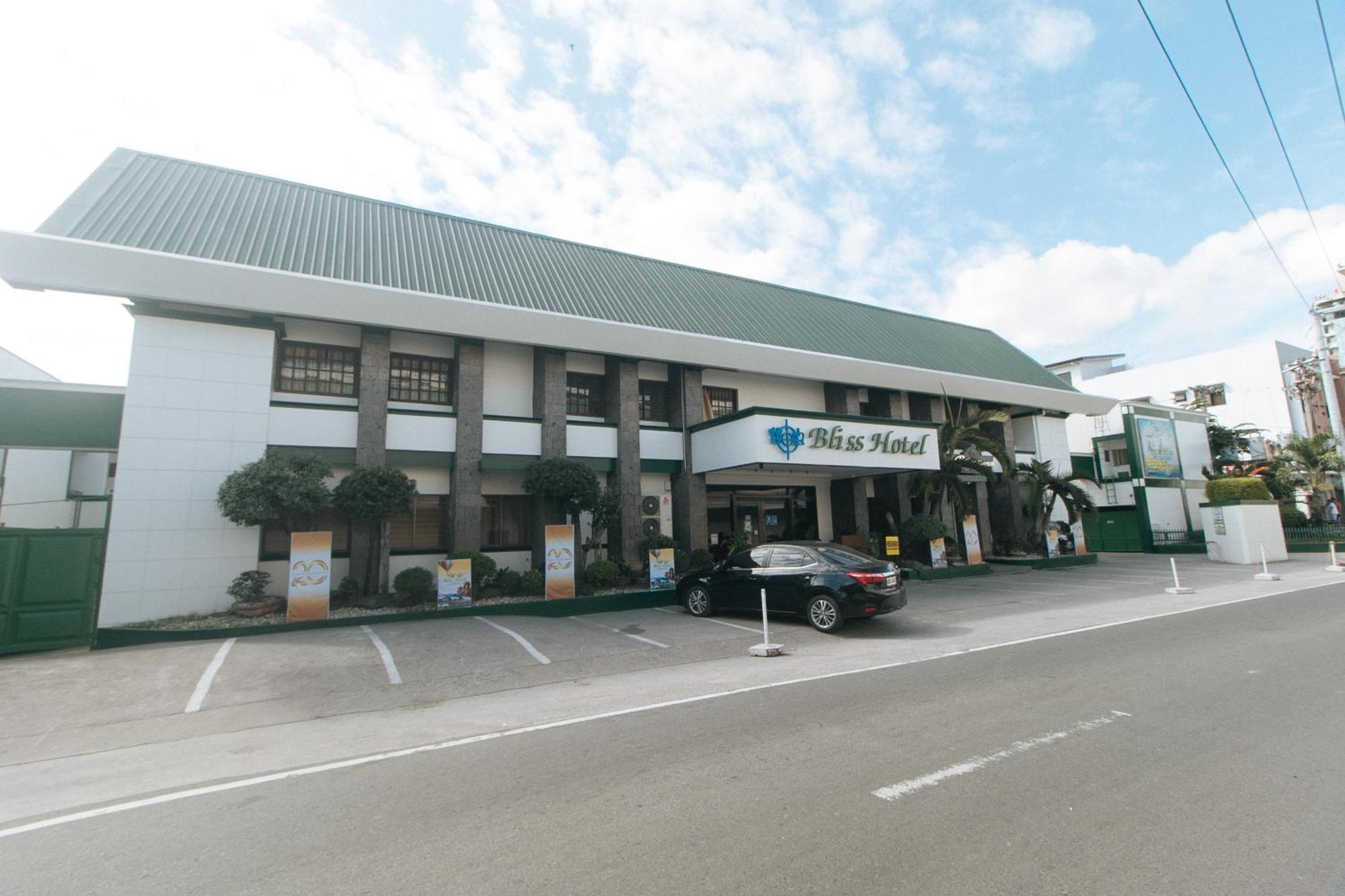 Bliss Hotel Dau Mabalacat Exterior photo