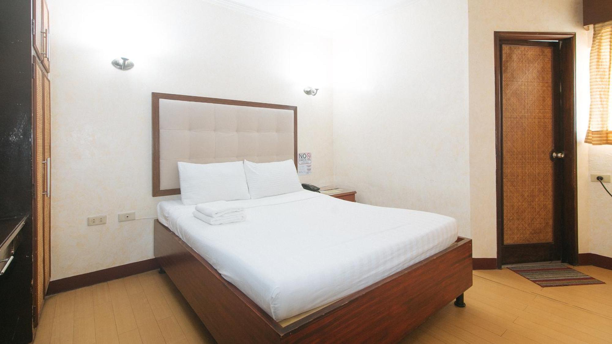 Bliss Hotel Dau Mabalacat Exterior photo
