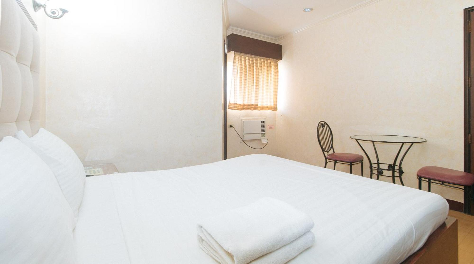 Bliss Hotel Dau Mabalacat Exterior photo