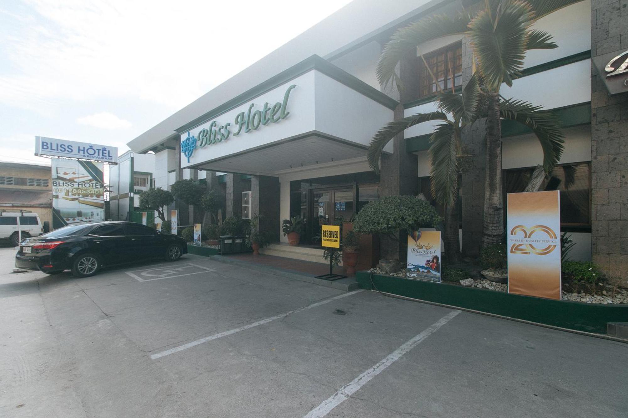 Bliss Hotel Dau Mabalacat Exterior photo