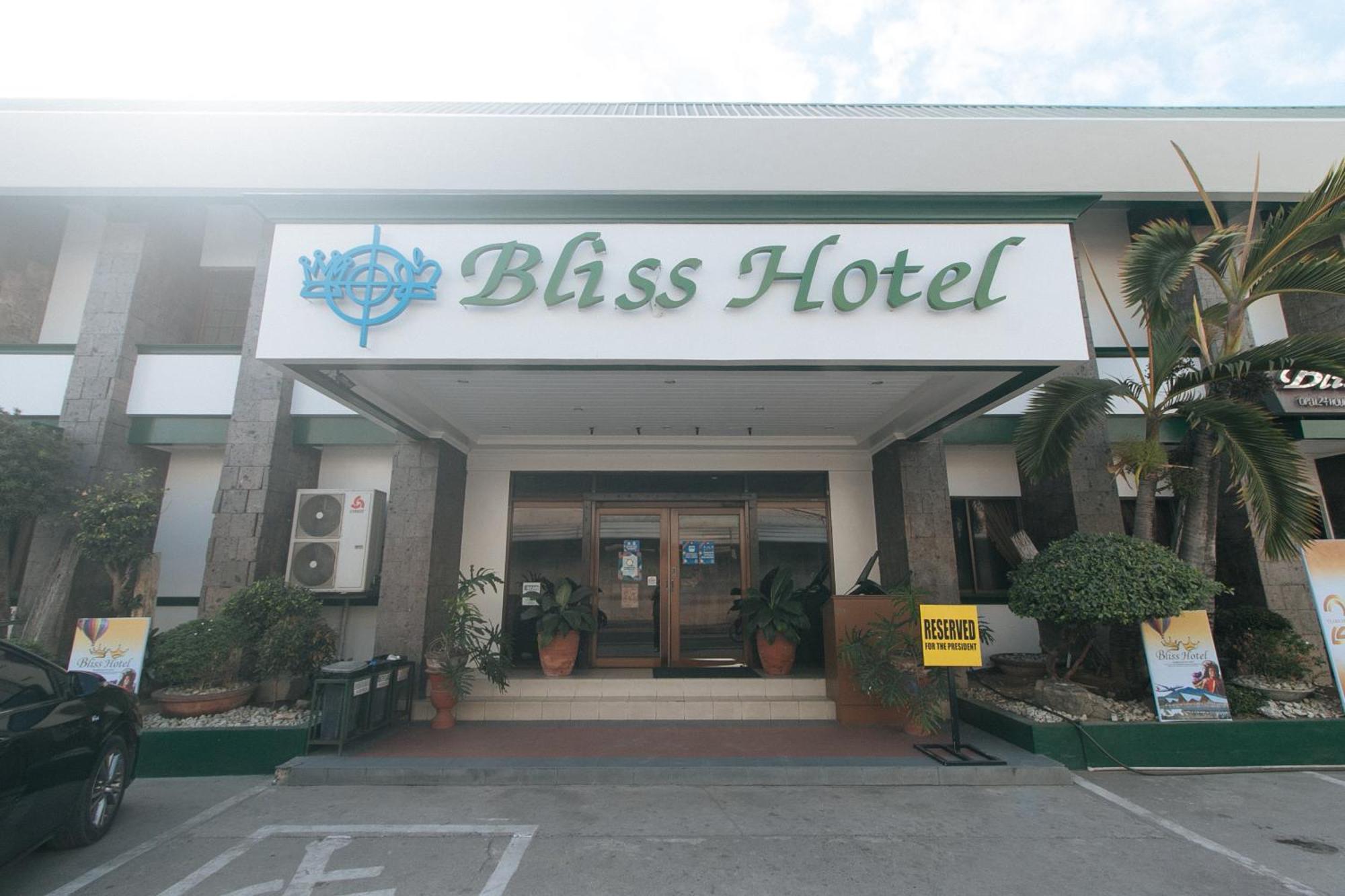 Bliss Hotel Dau Mabalacat Exterior photo