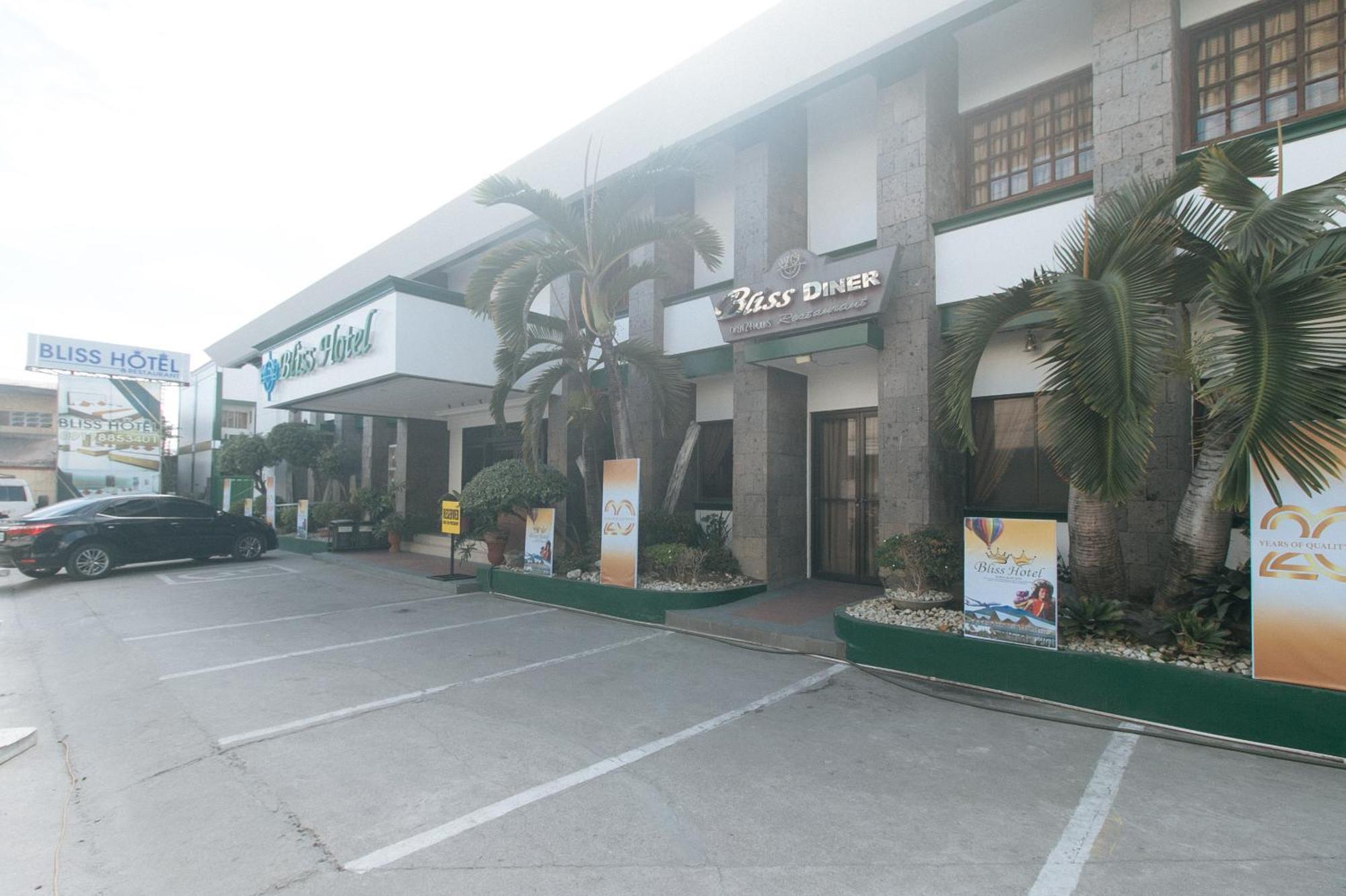Bliss Hotel Dau Mabalacat Exterior photo