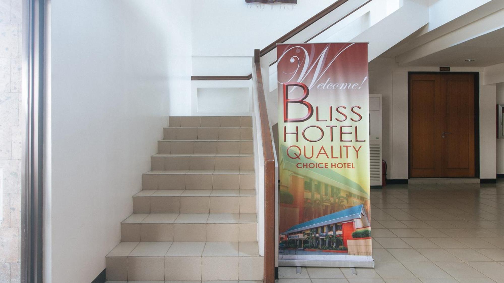Bliss Hotel Dau Mabalacat Exterior photo
