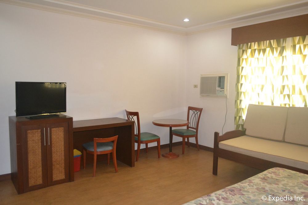 Bliss Hotel Dau Mabalacat Exterior photo