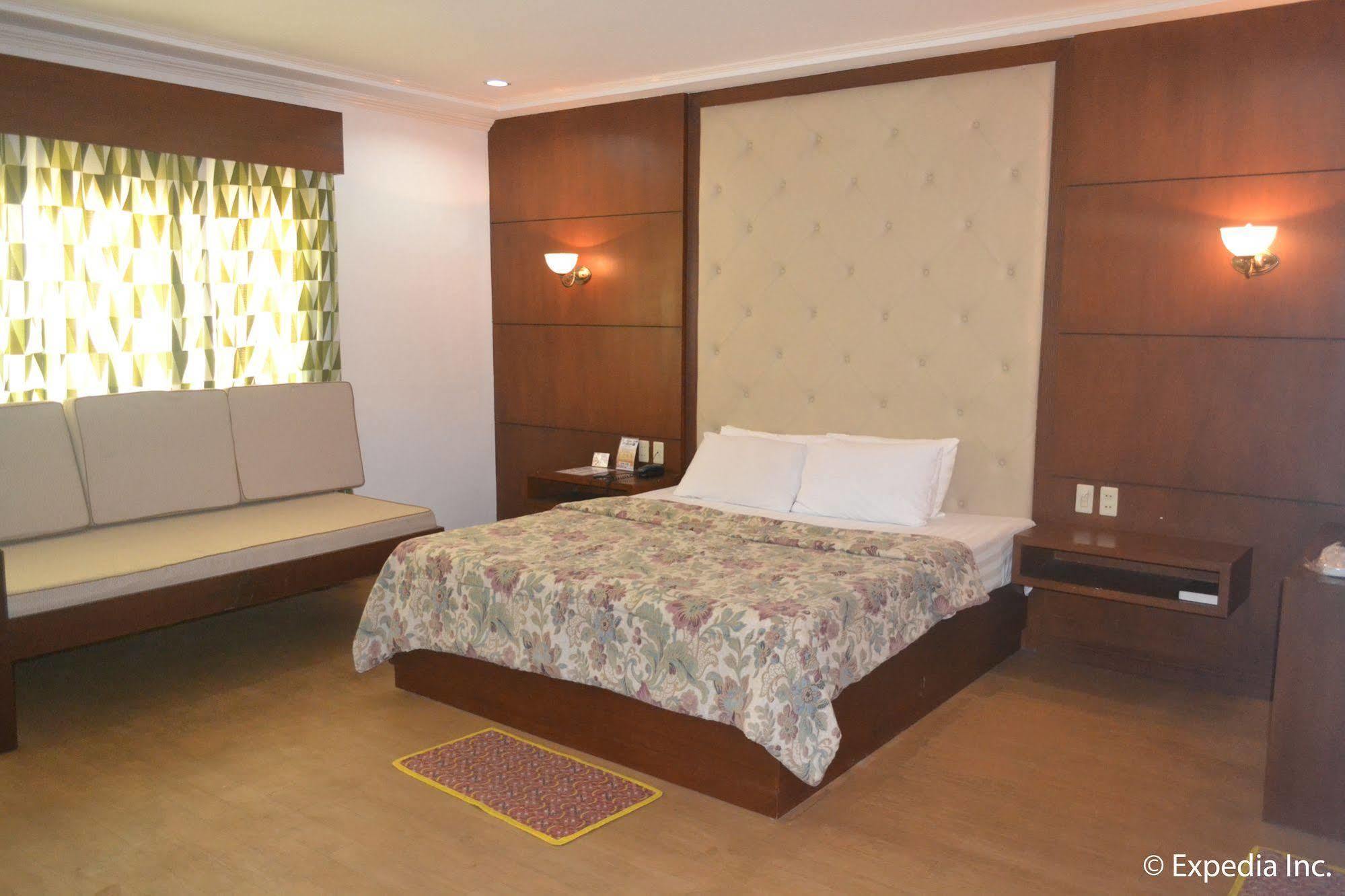 Bliss Hotel Dau Mabalacat Exterior photo