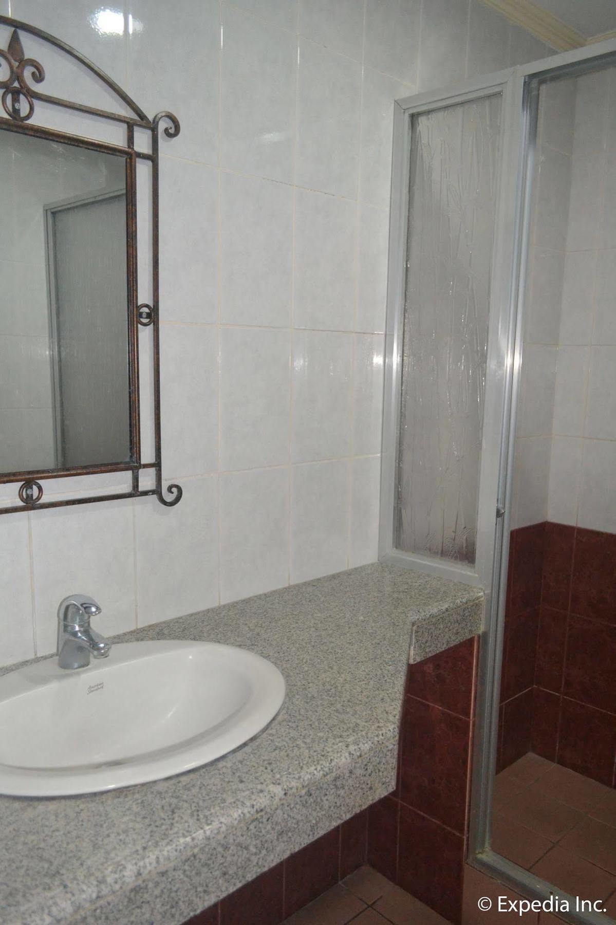 Bliss Hotel Dau Mabalacat Exterior photo