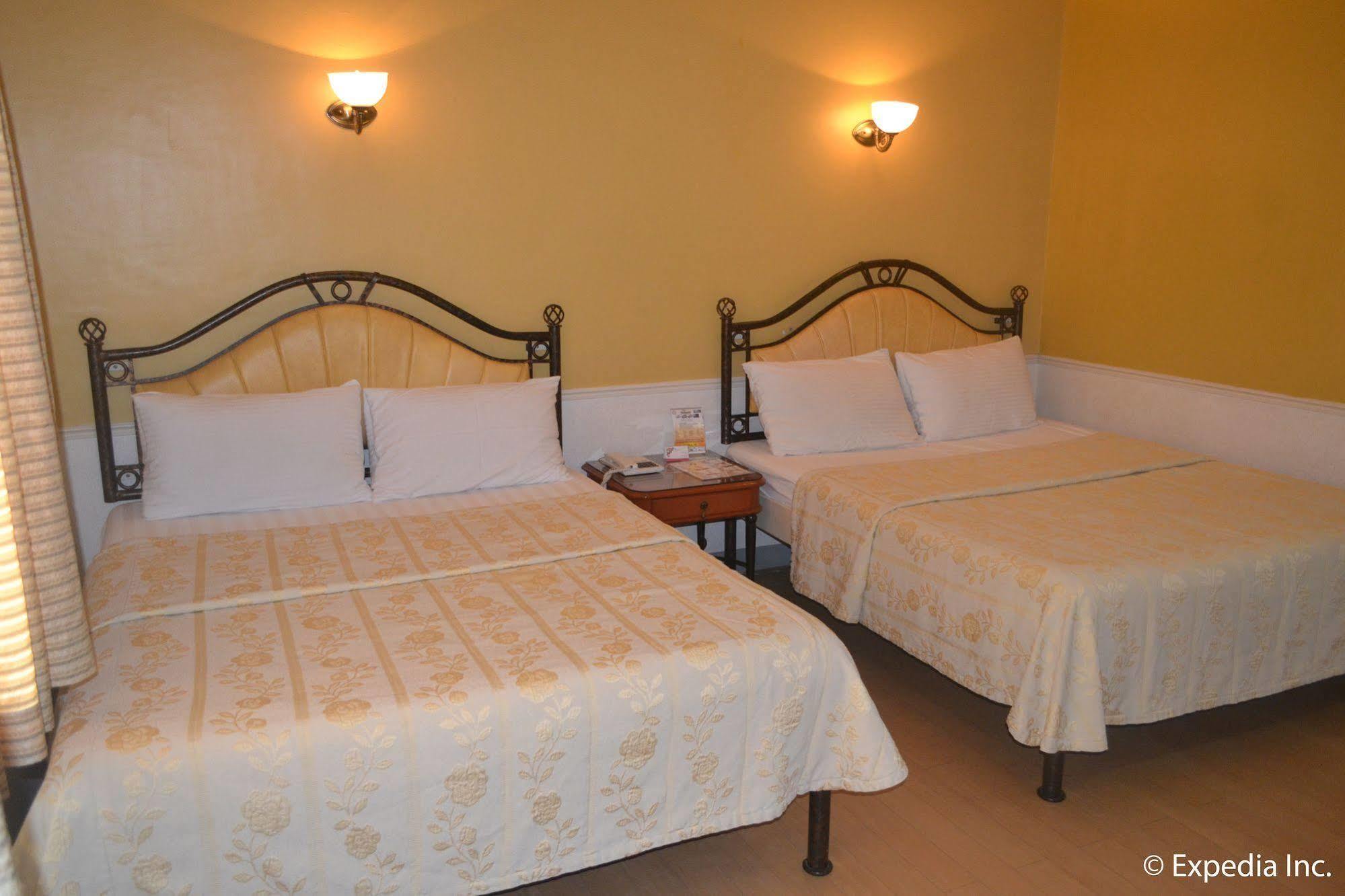 Bliss Hotel Dau Mabalacat Exterior photo