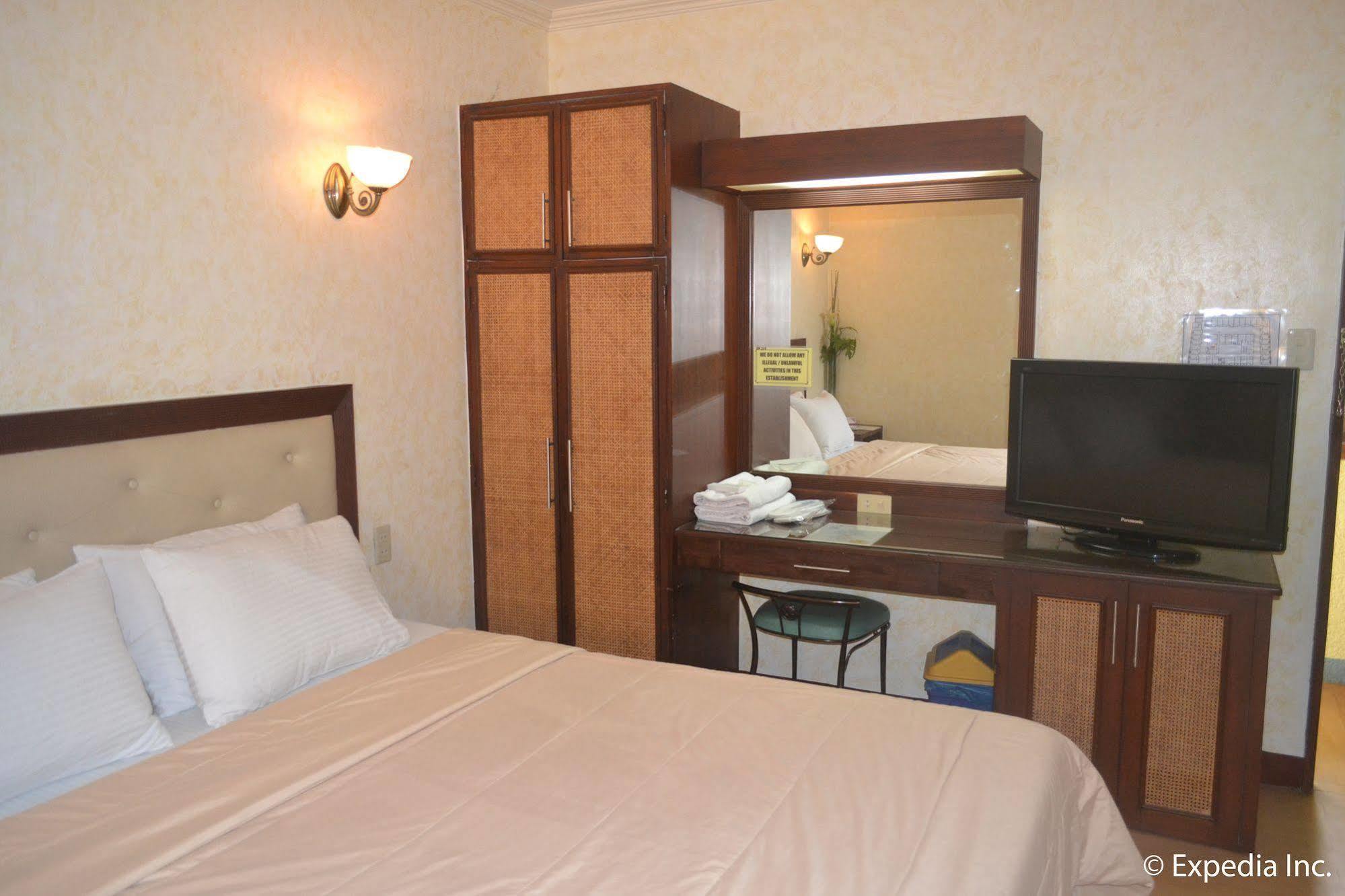 Bliss Hotel Dau Mabalacat Exterior photo